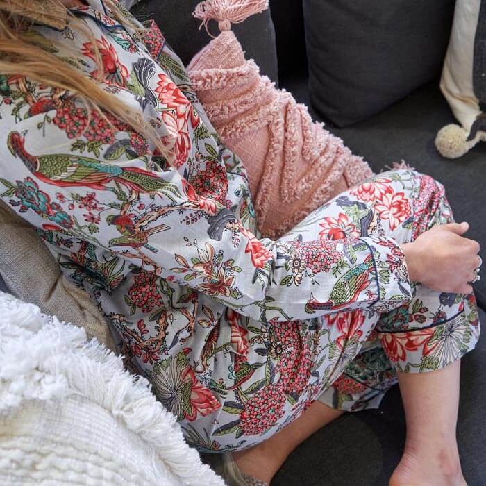 PJ SET LOUNGEWEAR SLEEPWEAR PYJAMAS BEIGE FLORAL Includes 4 sizes S,M,L,XL PJ11