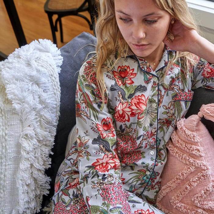 PJ SET LOUNGEWEAR SLEEPWEAR PYJAMAS BEIGE FLORAL Includes 4 sizes S,M,L,XL PJ11