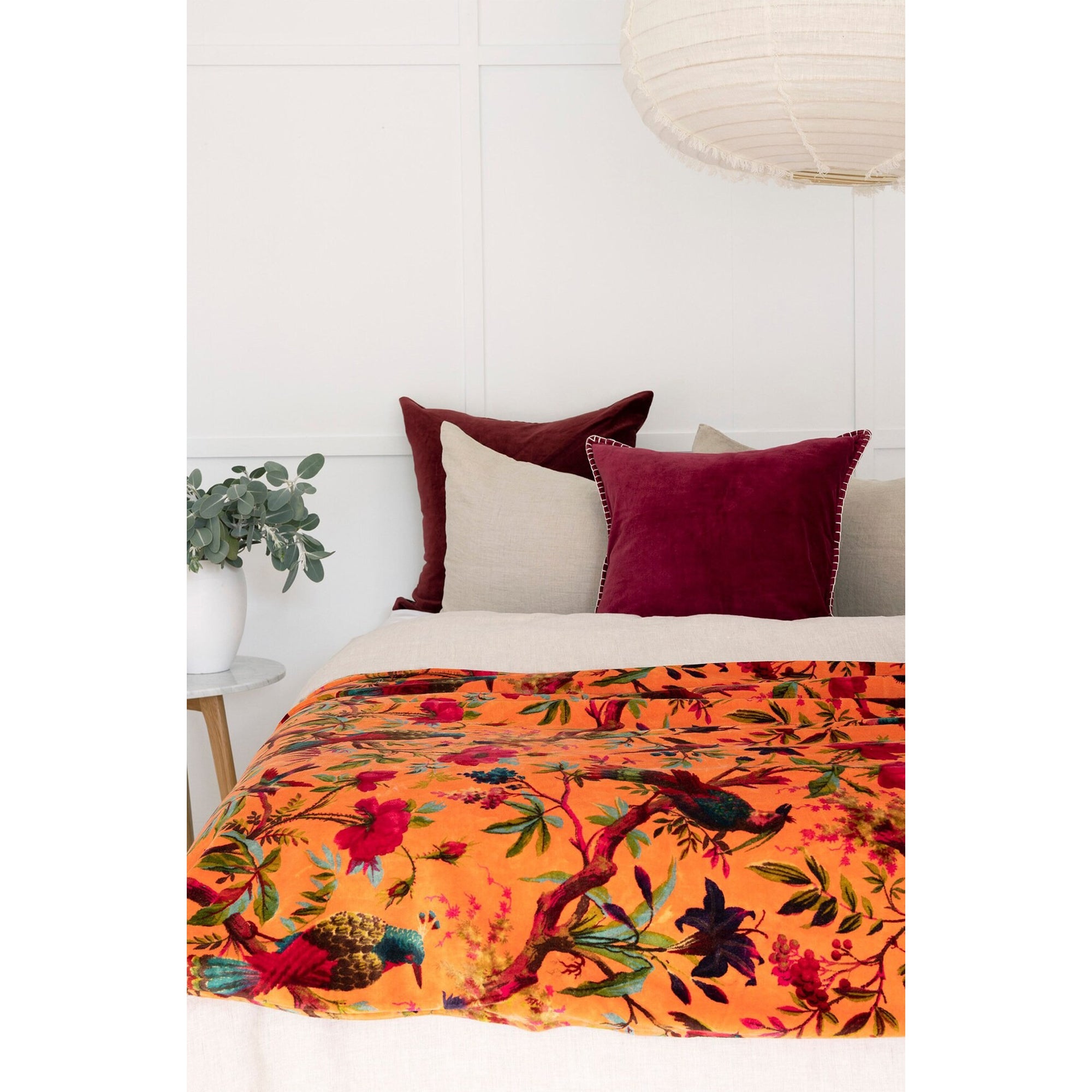 Mexican Painter Velvet Throw, Frida Floral Decorative QUILT, Mexican Painter Art Garden Country Mexico Muertes Throw | Cotton Velvet Throw