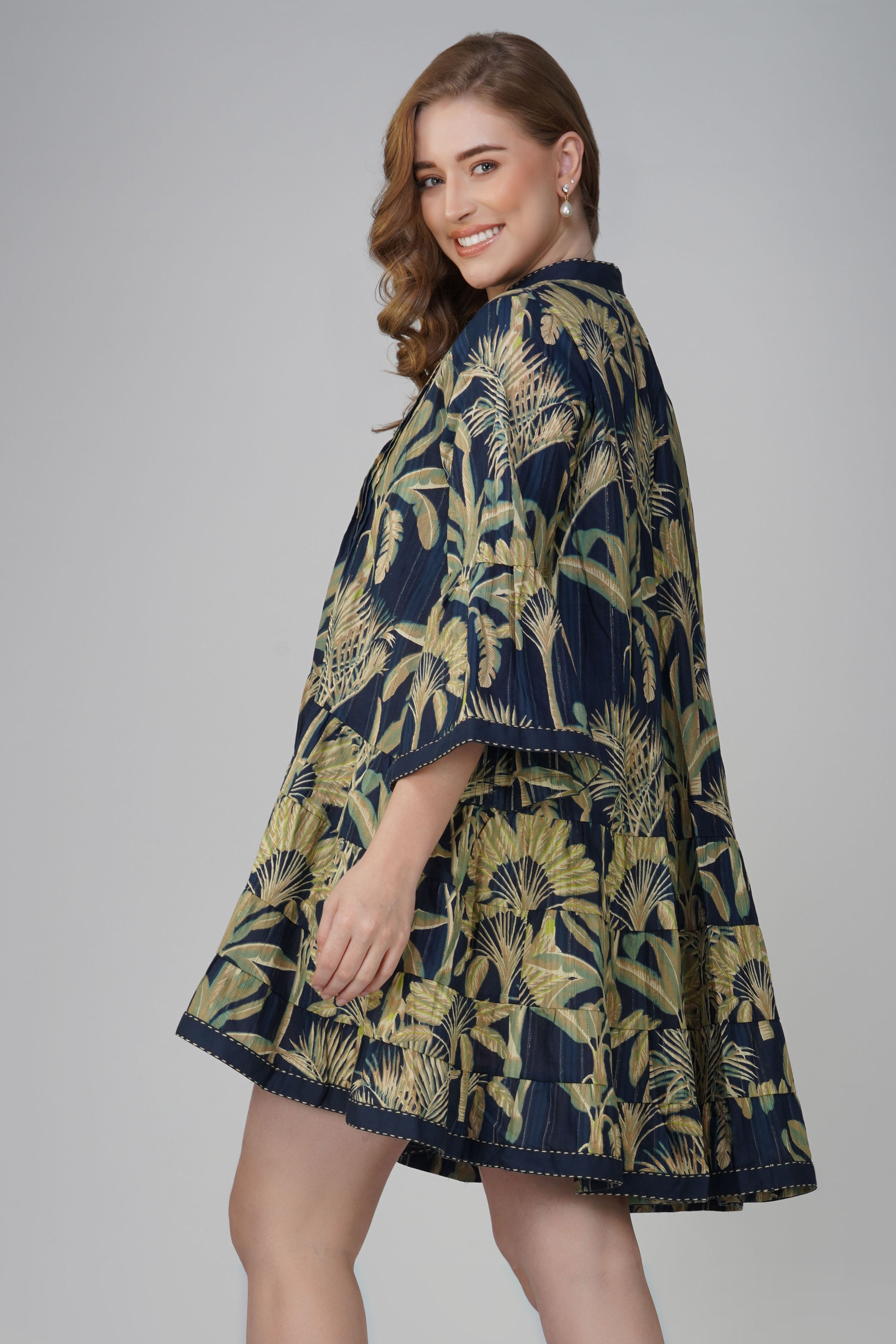 Breezy cotton shirt dress with palm print and mini length