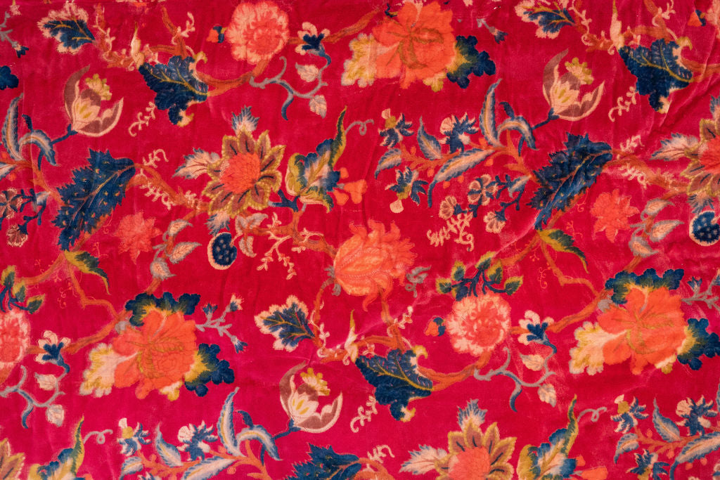 Luxury Velvet Bloom Quilt in Rich Crimson for Elegant Bedroom Decor
