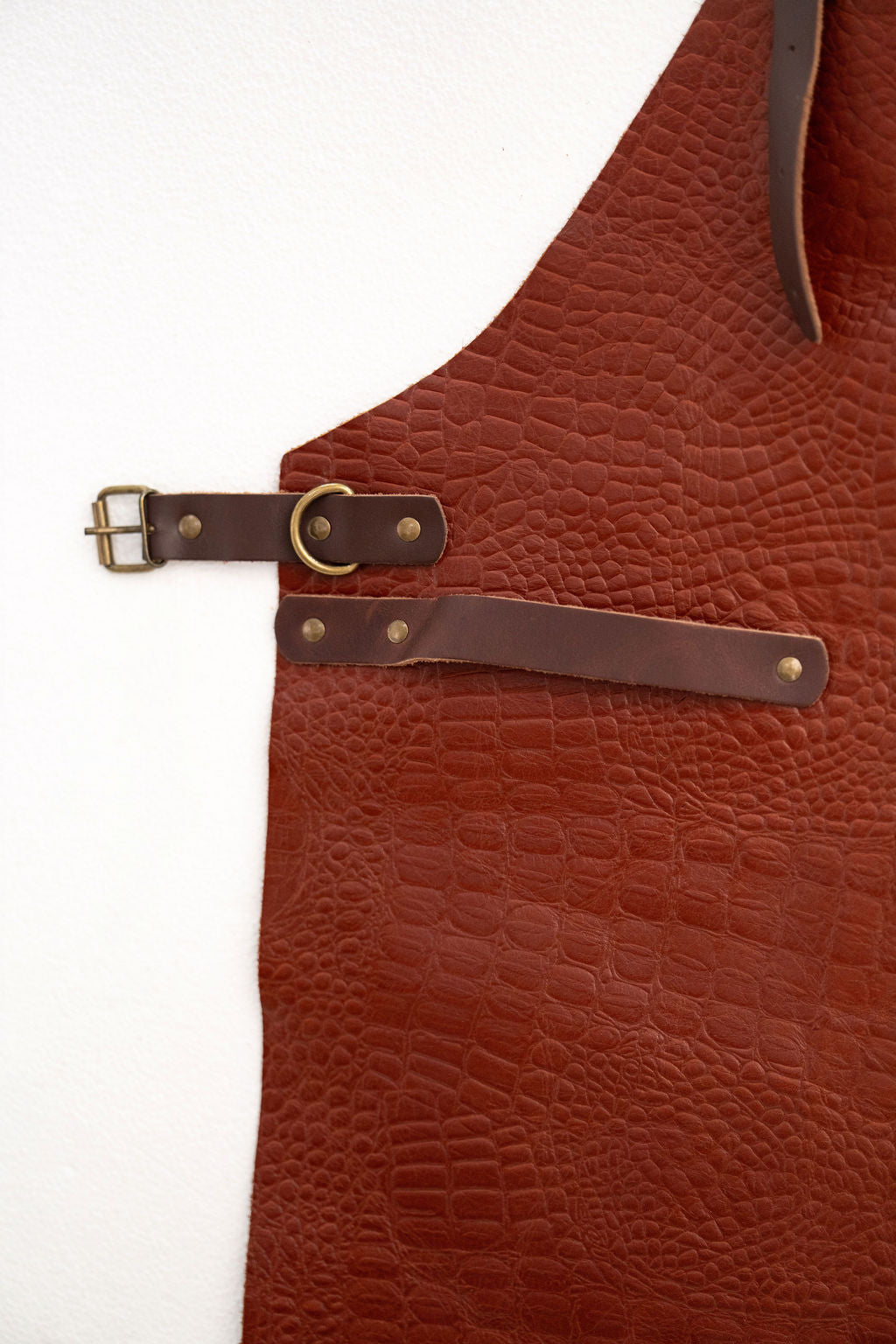 80x60 cm premium textured leather work apron
