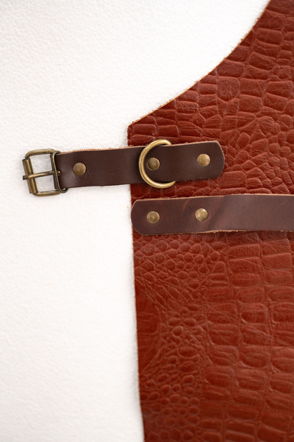 Croc embossed leather apron with durable work design