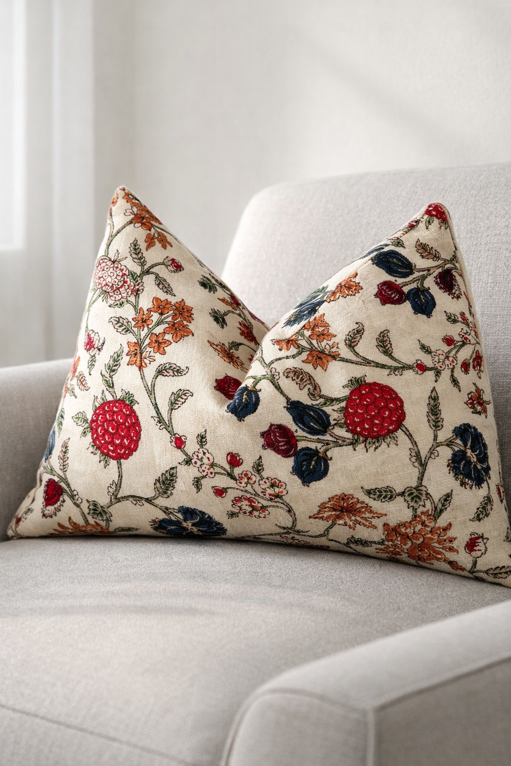 Beige vintage floral velvet lumbar cushion cover