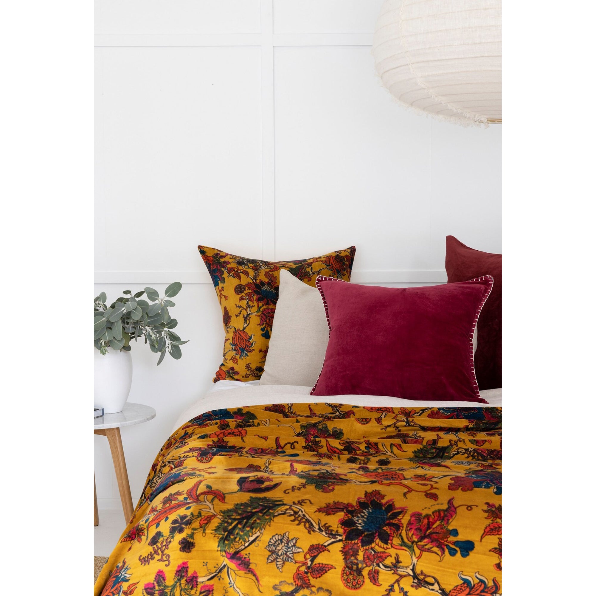 Mexican Painter Velvet Throw, Frida Floral Decorative Throw, Mexican Painter Art Garden Country Mexico Muertes Throw | Cotton Velvet Throw