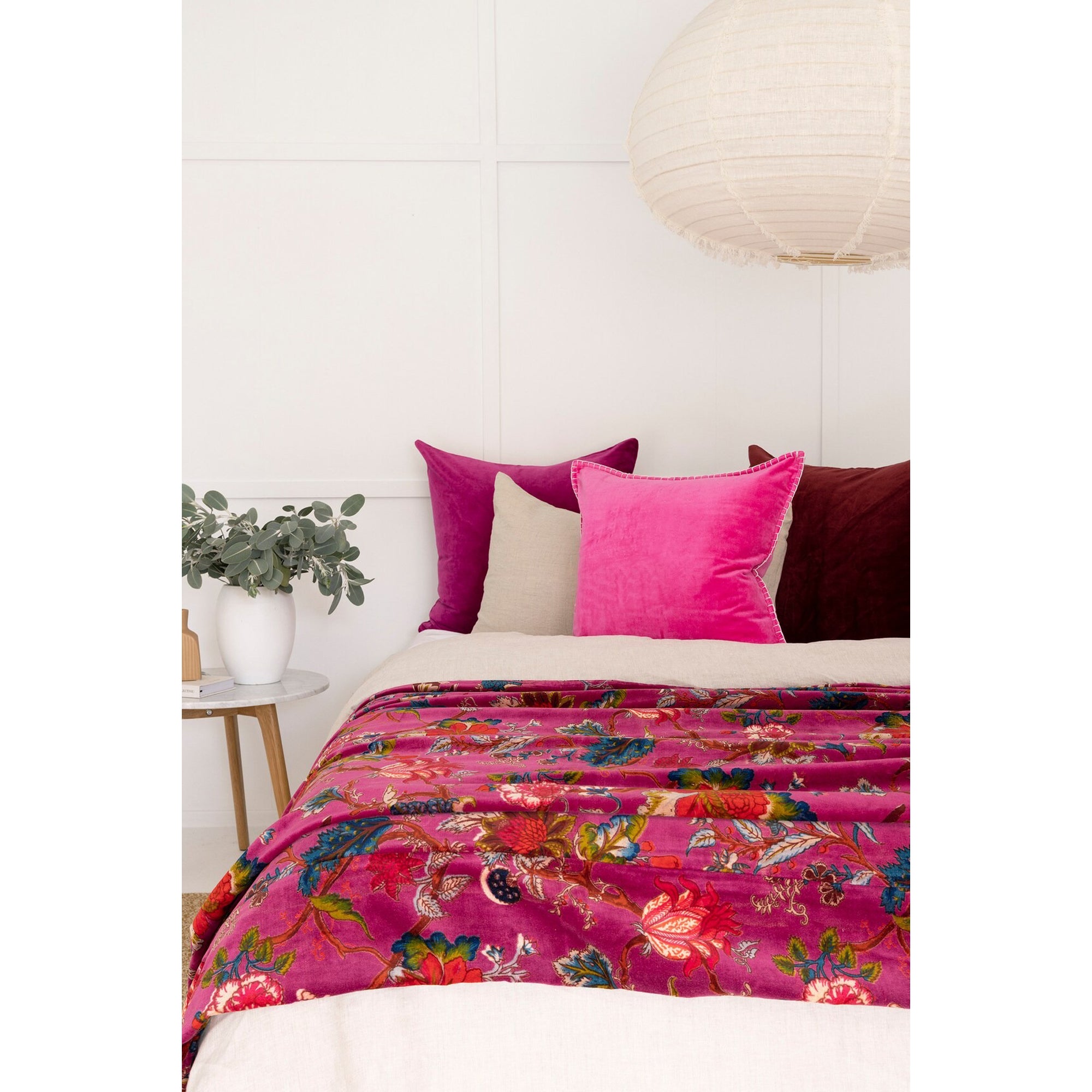 Mexican Painter Velvet Throw, Frida Floral Decorative QUILT, Mexican Painter Art Garden Country Mexico Muertes Throw | Cotton Velvet Throw