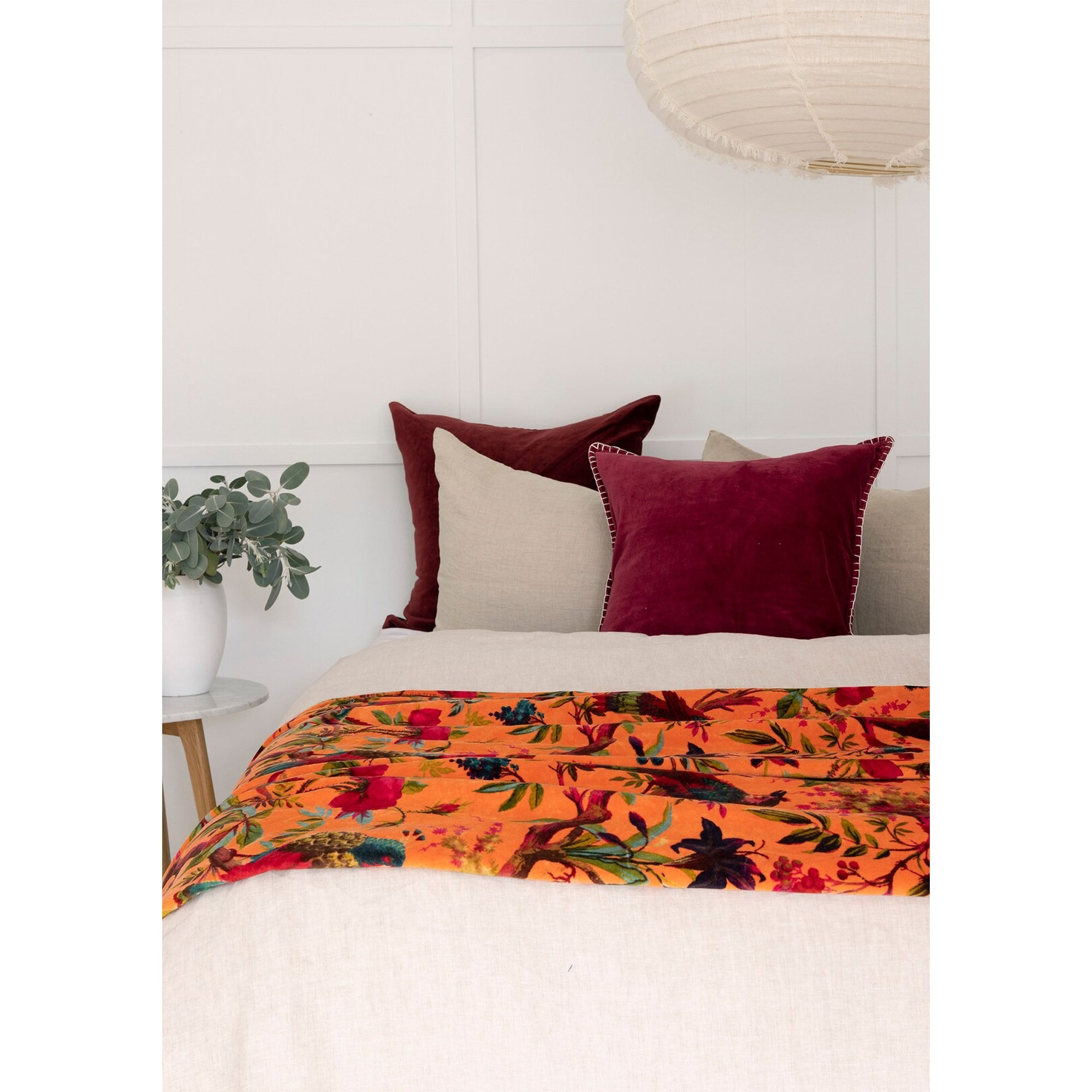 Mexican Painter Velvet Throw, Frida Floral Decorative QUILT, Mexican Painter Art Garden Country Mexico Muertes Throw | Cotton Velvet Throw